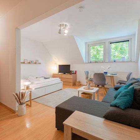 Stay Awesome - Schonfeld Apartment, Netflix Und Kostenloses Parken Kassel Eksteriør bilde