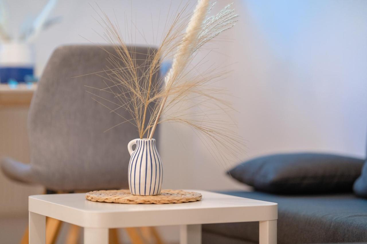 Stay Awesome - Schonfeld Apartment, Netflix Und Kostenloses Parken Kassel Eksteriør bilde